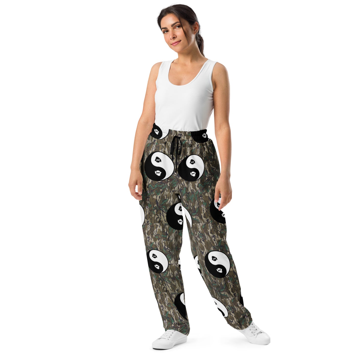 DFFRNTWRLD® Wilderness Karate joggers