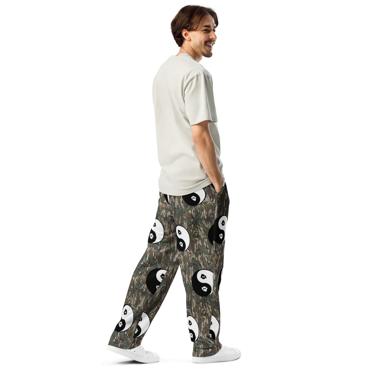 DFFRNTWRLD® Wilderness Karate joggers