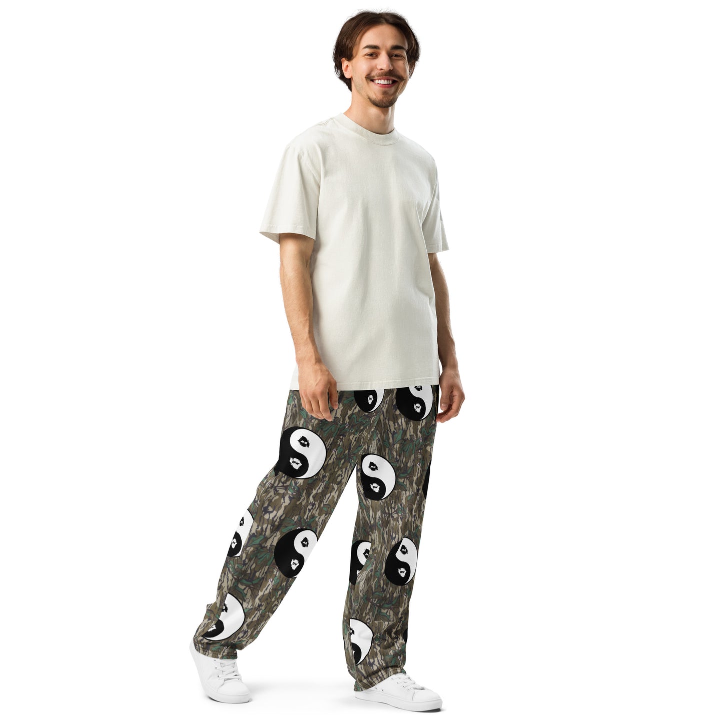 DFFRNTWRLD® Wilderness Karate joggers