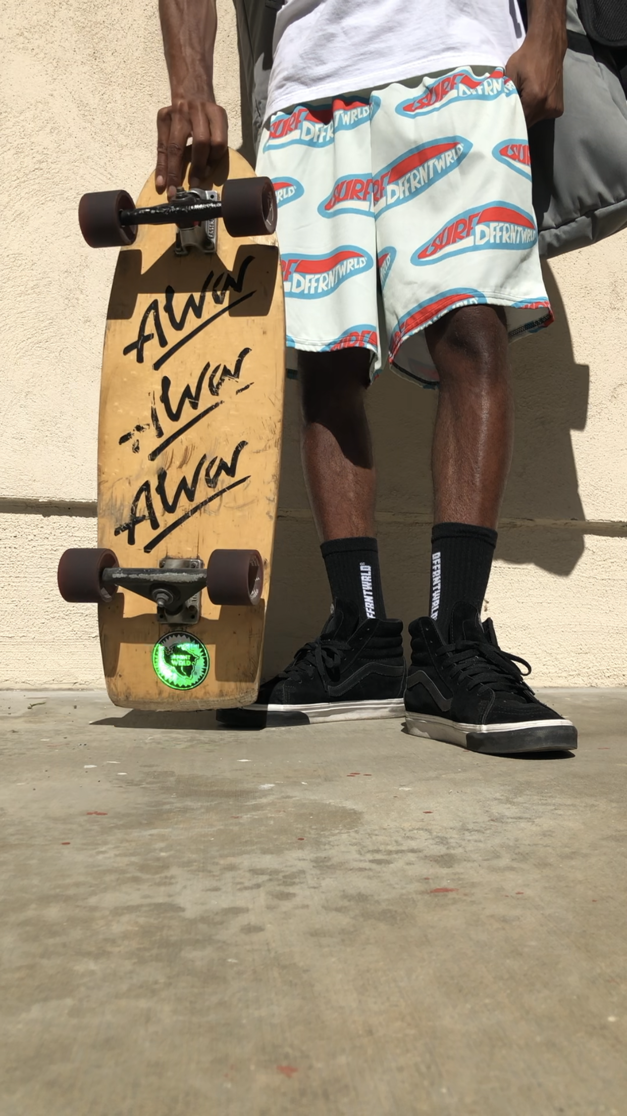 DFFRNTWRLD® Surf Shorts
