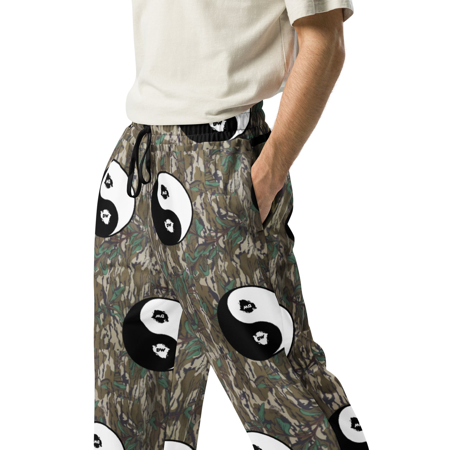 DFFRNTWRLD® Wilderness Karate  joggers