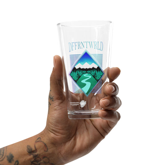 DFFRNTWRLD® Mountain Spring Water Shaker